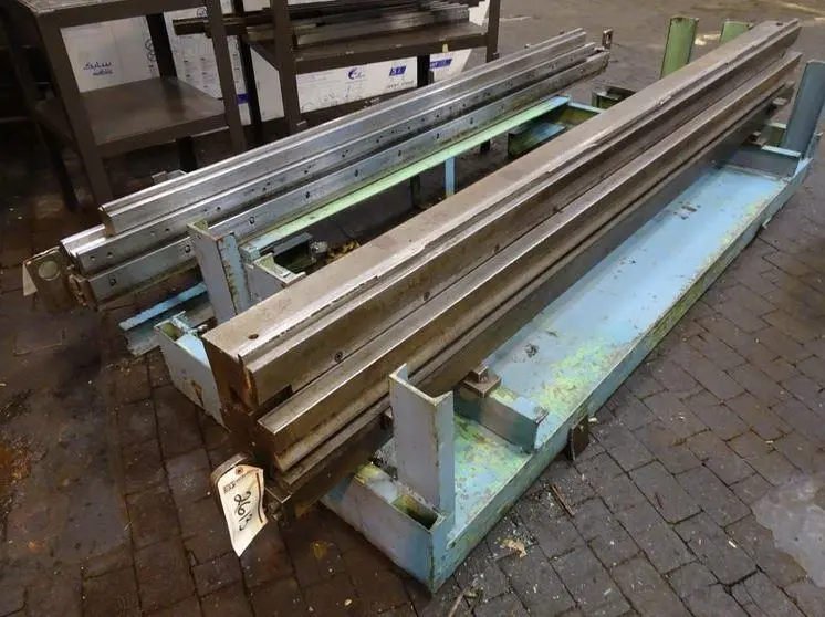 96" ADJUSTABLE BOTTOM PRESS BRAKE DIE: STOCK #12039