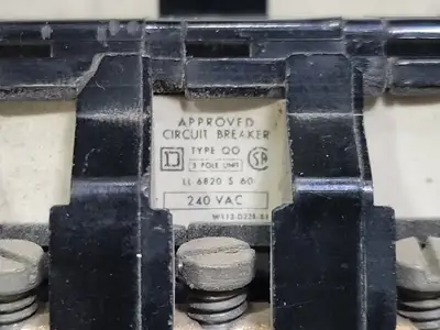 USED SQUARE D QO320