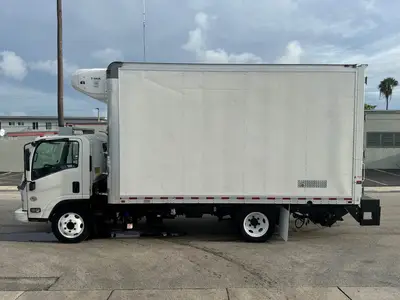Used 2019 ISUZU NPR XD Reefer Trucks Florida US | Truck and Van Outlet #1509164