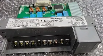 Allen Bradley 1746-OW8 Ser. A Output Module SLC 500 1746 Loc3B36