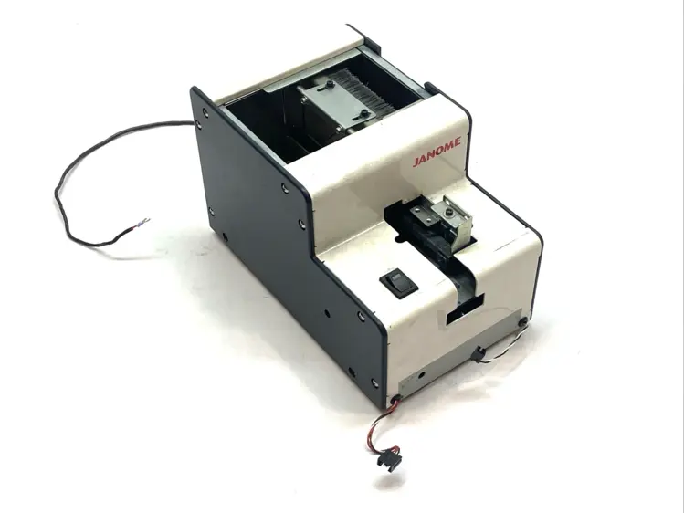 Used Janome Automatic Screw Feeder Presenter JSP-R Series 15V 2.4A Misc Industrial Equipment Michigan US | Maverick Industrial Sales #1392497