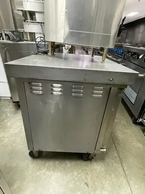 Used Wells Used Wells M4200-3S Half Size Vented Convection Oven on Casters 208V 3 Ph Electric Ovens Illinois US | Falcon Restaurant Supply #1375802