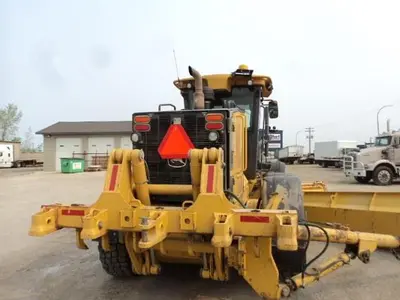 Used 2013 JOHN DEERE 870 GP WITH WING Motor Graders Manitoba CA | Conquest Truck & Auto Sales #1421348