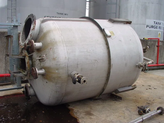 4600L S/S Vert Pressure Vessel