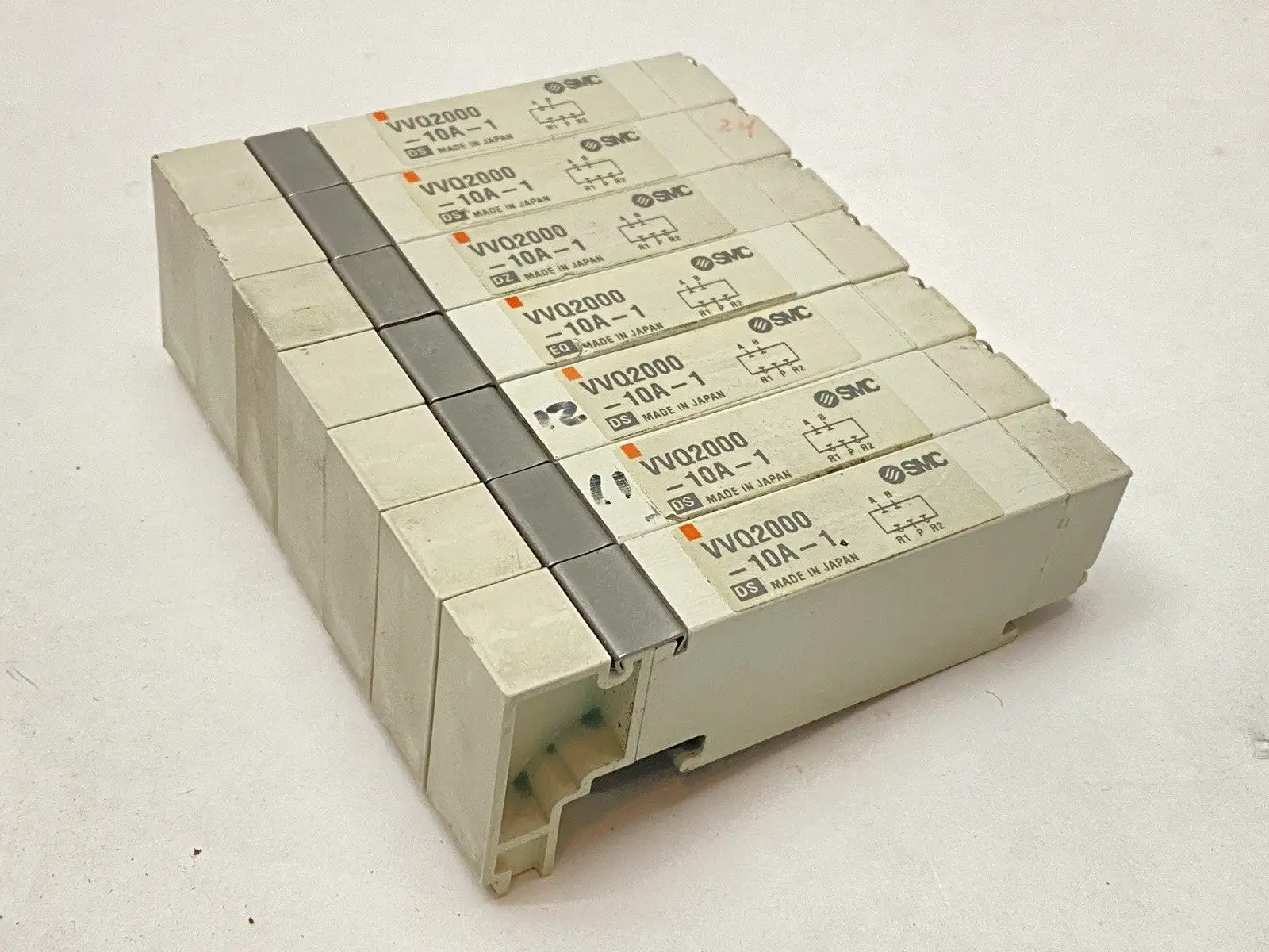 SMC VVQ2000-10A-1 Pneumatic Manifold Blanking Plate LOT OF 7
