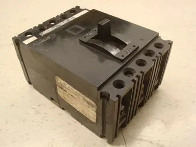 Square D FAL34030 Circuit Breaker 30 Amps 480VAC Black Face Used