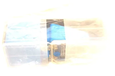 NEW ALLEN BRADLEY 872L-D40EN40-T3 PROXIMITY SENSOR SER.A 872LD40EN40T3