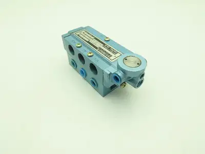 Skinner S3A0AEX3 Pneumatic Directional Control Valve 5-Way 2 Pos 150PSI 3/8" NPT