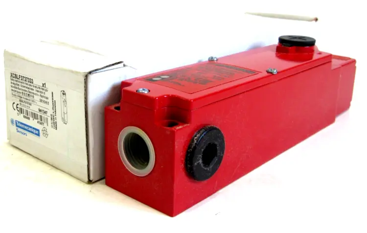New | in-Stock TELEMECANIQUE XCSLF3737333 Relays & Switches | SB Industrial Supply #819500