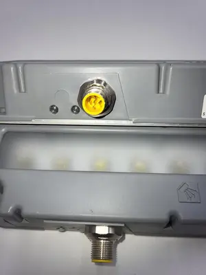 USED SMART VISION LIGHTS LC300-WHI-W SMART VISION LIGHTS 5 PIN