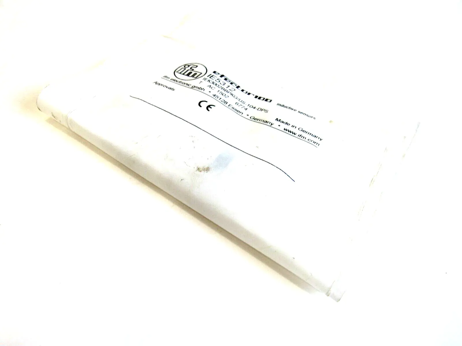 NEW IFM EFECTOR IE5312 INDUCTIVE SENSOR IEK3002BBPKG/US-104-DPS
