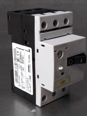 Siemens 3RV1011-1HA10 3 Pole Manual Motor Starter Loc4E28