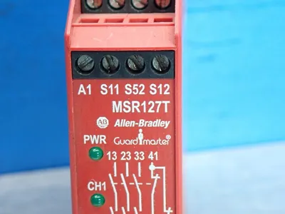 NEW ALLEN BRADLEY 440RN23126