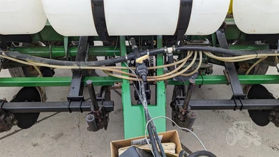USED JOHN DEERE 7000