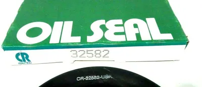 LOT OF 3 NEW CR CHICAGO RAWHIDE 32582 OIL SEALS