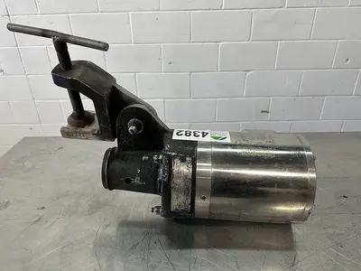 USED LIGHTNIN VIP-25