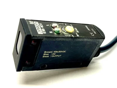 USED OMRON PHOTOELECTRIC SENSOR 10-30VDC