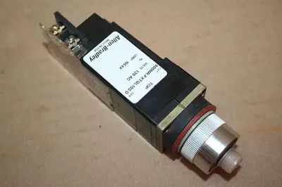 USED ALLEN BRADLEY 800MR-FXTQL10S