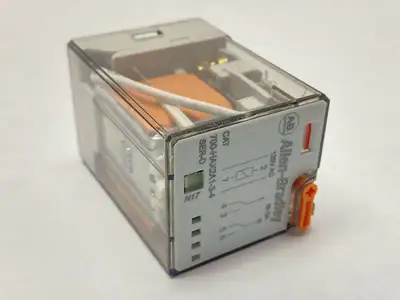 USED ALLEN-BRADLEY SER D PLUG-IN RELAY 6A 120VAC