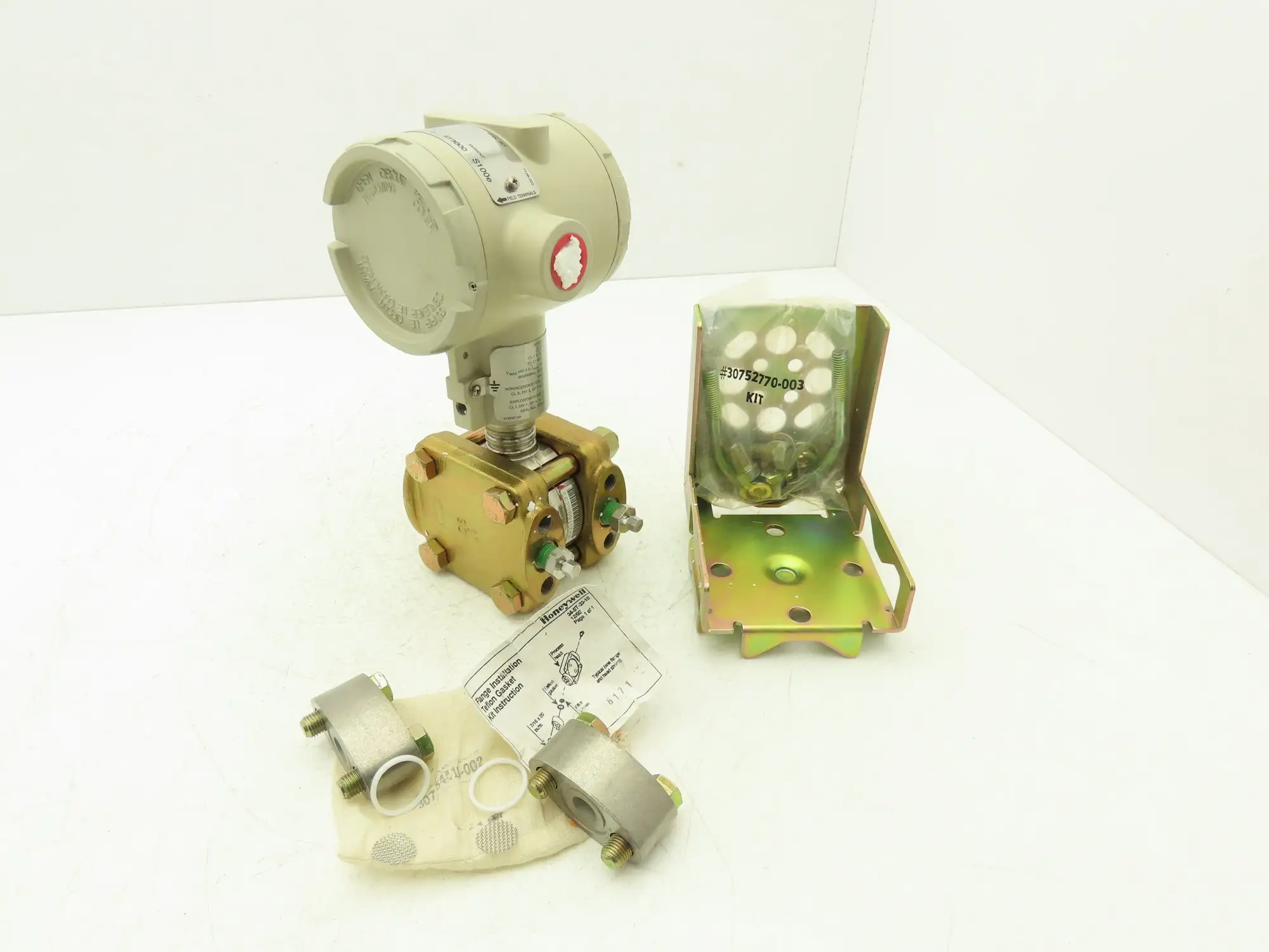 Honeywell ST3000 Smart Pressure Transmitter 11-42VDC 0-100 INH20 1/8"NPT