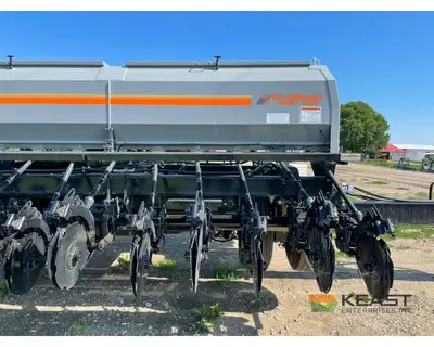 Used CRUSTBUSTER _UNKNOWN_ No-Till Drills Iowa US | Keast Enterprises #1360190