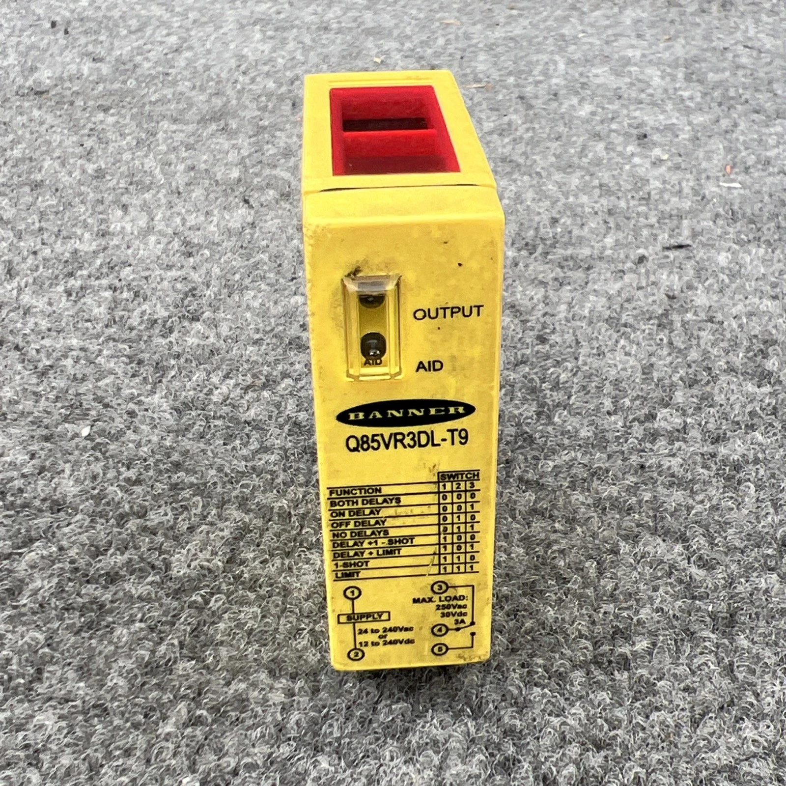 Used Banner Engineering Q85VR3DL-T9 Photoelectric Sensors California US | Davliegogo LLC #1705873