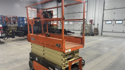 USED 2017 JLG 1932R