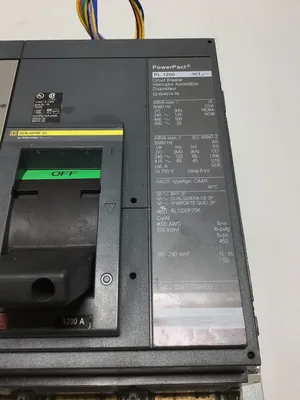SQUARE D 02-804014-16 PL1200 POWERPACT 1200 A CIRCUIT BREAKER 3P