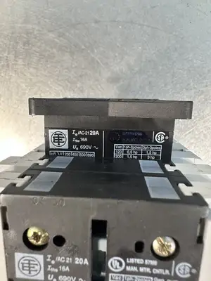 LOT OF SCHNEIDER ELECTRIC SWITCH LOADBREAK MODULE (BIN-1.5.1)