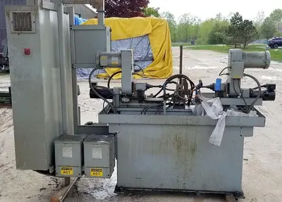 USED 1997 UNIVERSAL AUTOMATIC MACHINE 5.5