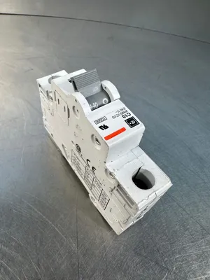 Eaton Cotler Hammer C10 WMS1C10 240V Circuit Breaker (4c-41)