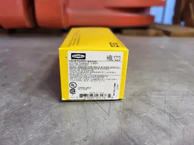 NEW HUBBELL HBL1223