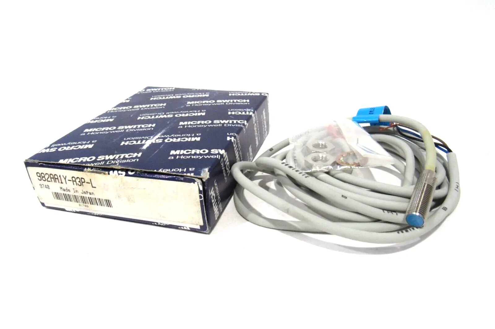 NEW HONEYWELL 982AA1Y-A3P-L PROXIMITY SWITCH 982AA1YA3PL