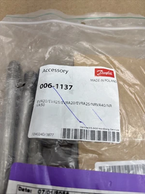 NEW Danfoss 006-1137 Staybolt
