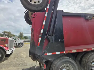 USED 2014 PETERBILT 365