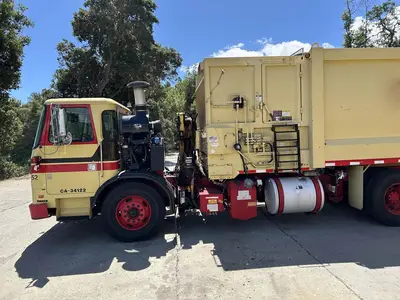 USED 2011 AUTOCAR XPEDITOR