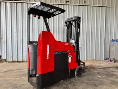 Used 2014 RAYMOND 425-C50TT 3-Wheel Stand up Electric Counterbalance Forklifts Pennsylvania US | National Lift Equipment #1382161