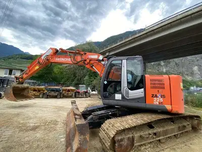 USED 2004 Hitachi ZX225USLC-3