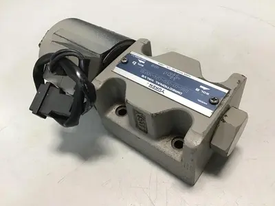 USED YUKEN DSG-03-2B2-D24-50230