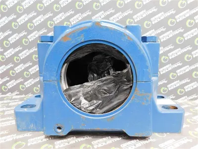 SKF SAF 224 Pillow Block Bearing Housing 5.313/4.563 in Bore Internal Rust Used