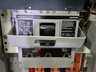 Used SIEMENS HHJD63F400 Switchgears British Columbia CA | Lenmark #239446