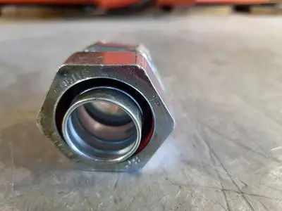 NEW THOMAS & BETTS CI6108