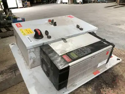 Danfoss VLT 6004 HVAC Frequency Converter 460V 3HP 0-1000Hz 3PH