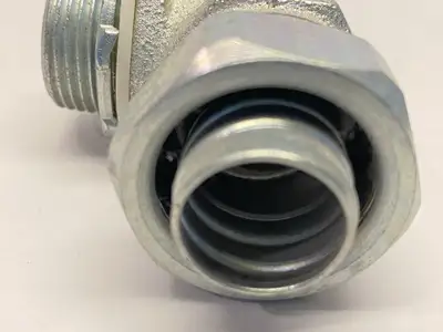 USED APPLETON LIQUIDTIGHT CONNECTOR 90 DEGREE 3/4" LOT OF 2
