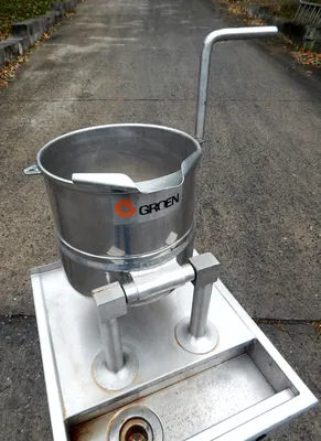 USED GROEN 20 QUART TILTING KETTLE TDC-3/20
