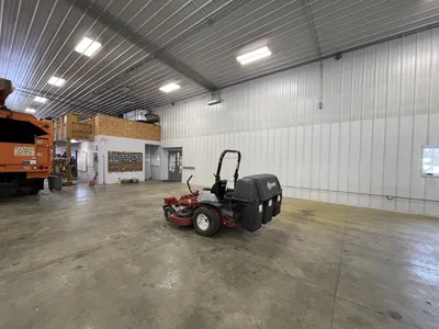 USED 2022 EXMARK LAZER Z ZERO TURN