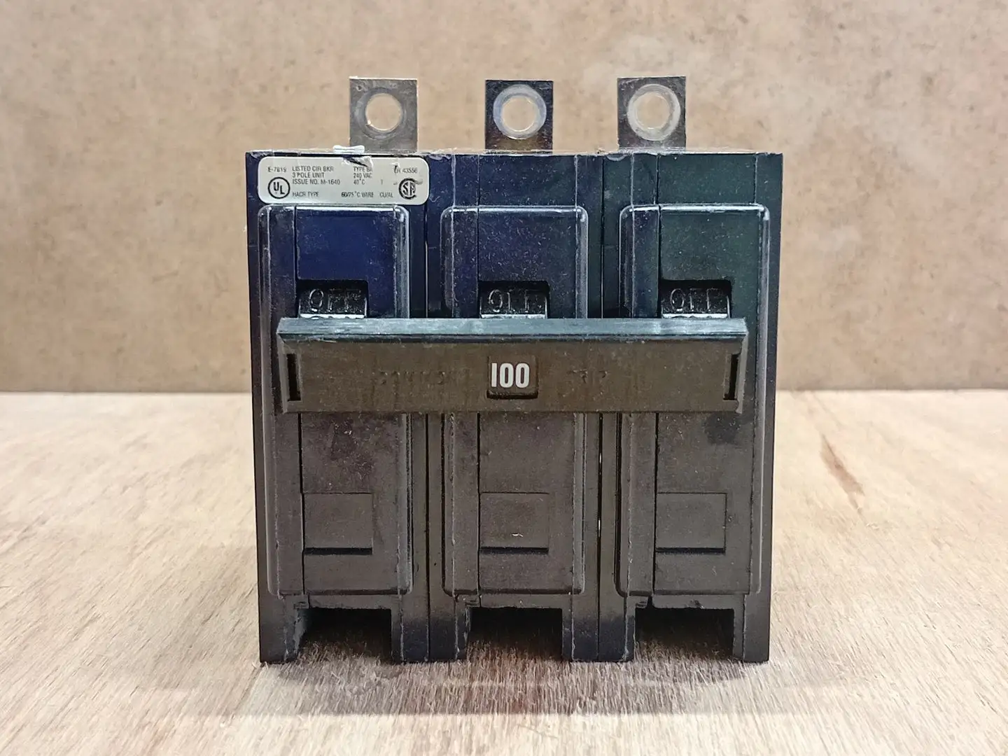 Used CUTLER-HAMMER BAB3100H Switchgears British Columbia CA | Lenmark #1438327