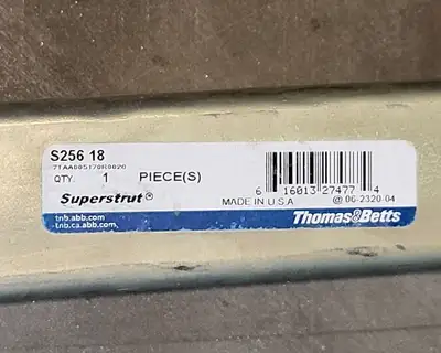 NEW THOMAS & BETTS S25618