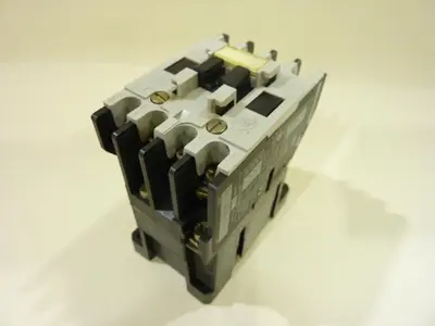 USED ALLEN BRADLEY 100-A12ND3 SER B