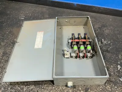 Used SQUARE D D325N Switchgears Ohio US | HGR 24 #1301708